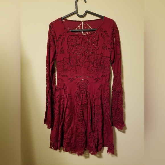 Free People | Red mini lace dress with split sleeves - Picture 2 of 5